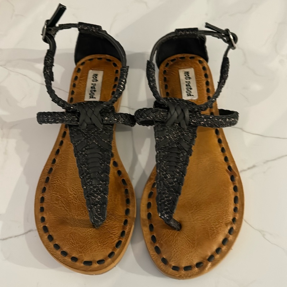 Thong sandals